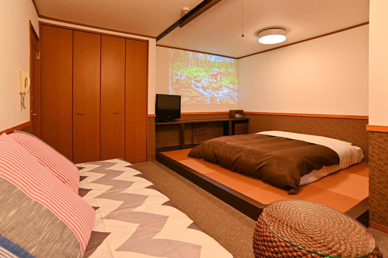 Lake Side Inn Beehive Kitashiobara Bagian luar foto
